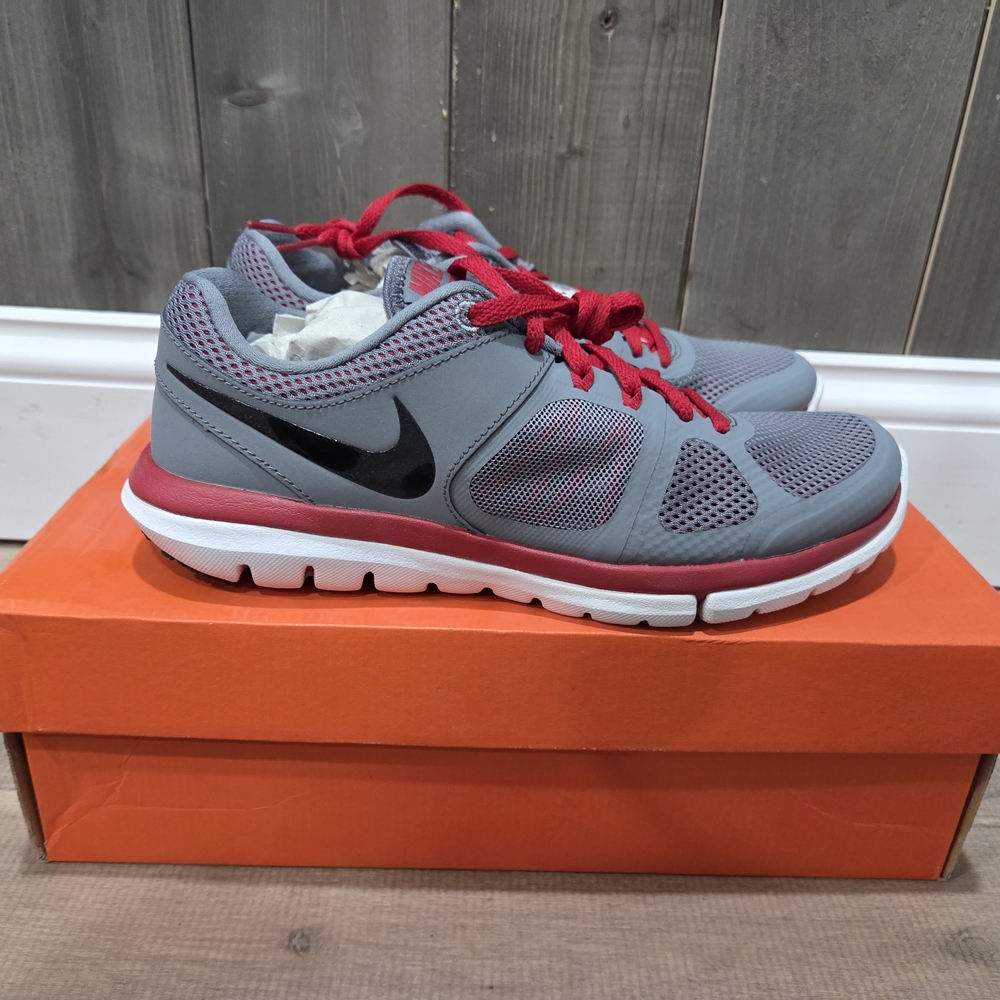 Nike Men's Gray and Red Sneakers